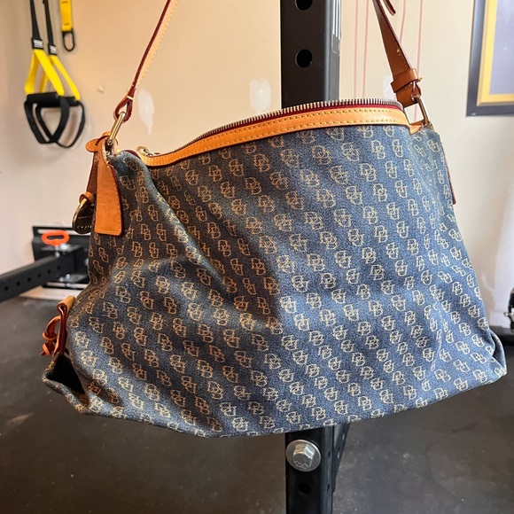Dooney & Bourke Purse - Picture 1 of 7